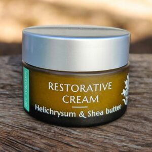 קרם משקם לעור יבש ולטיפול בצלקות