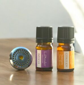 מארז מתנה לרכב חדש עם מפיץ ריח טבעי ושמנים אתריים