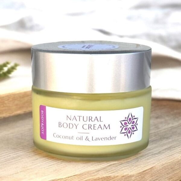 קרם גוף עם שמן קוקוס ושמן אתרי לבנדר