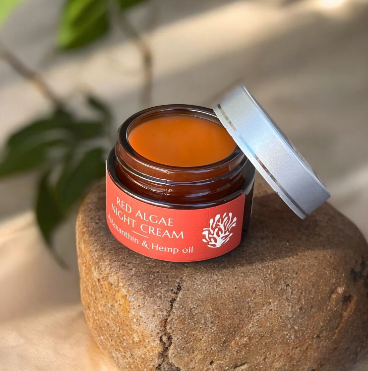 קרם לילה אנטי אייגי'ינג טבעי מומלץ עם האצה האדומה