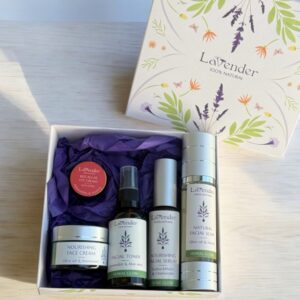 מארז מוצרי קוסמטיקה לטיפוח עור הפנים טבעי ומעולה למתנה