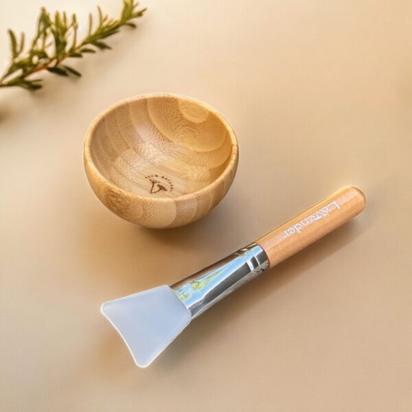 מברשת סיליקון וקערית למסכה