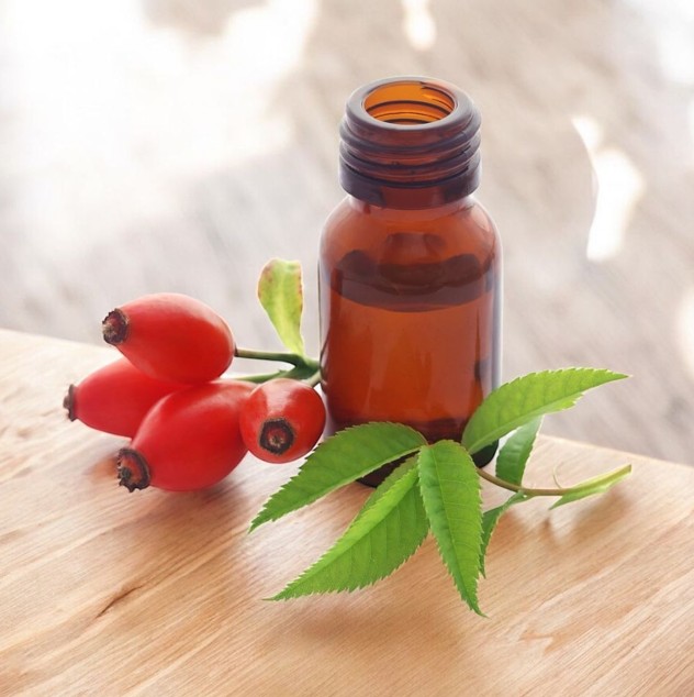 שמן רוז היפ לפנים