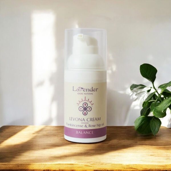 קרם עם שמן לבונה לפנים